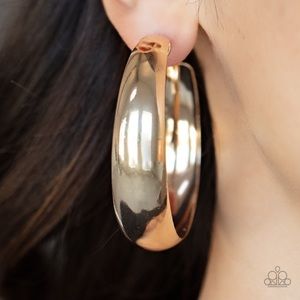 Flat Out Flawless - Gold earrings & Race to the POP - Green necklace set